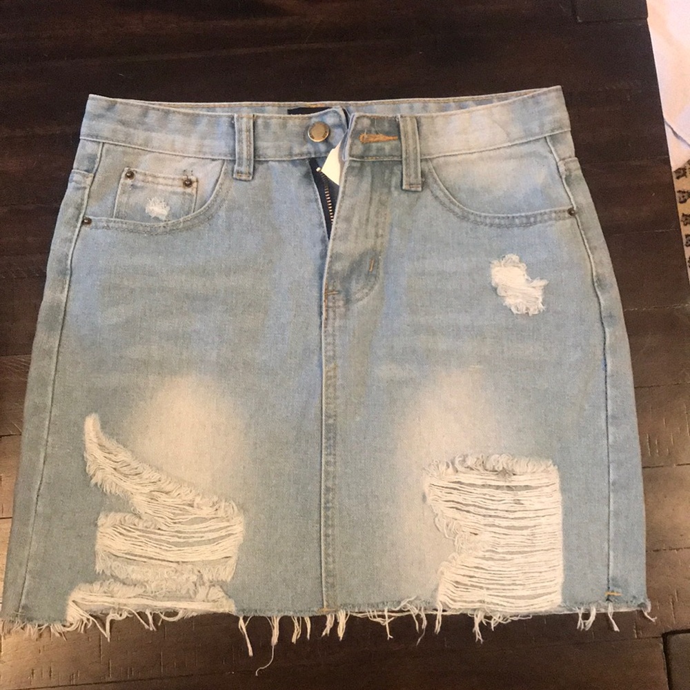 NWT light denim skirt